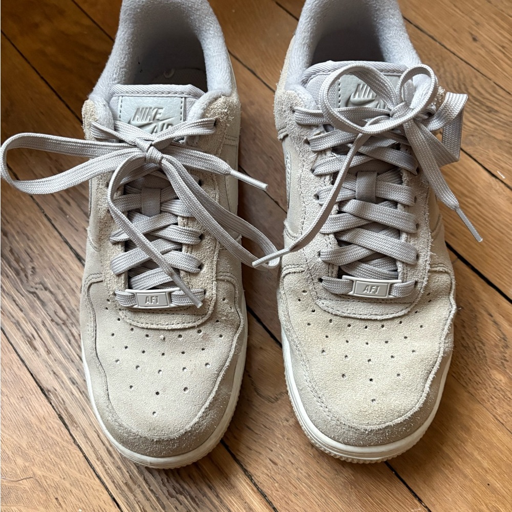 Nike Suede Sneakers in Light Gray